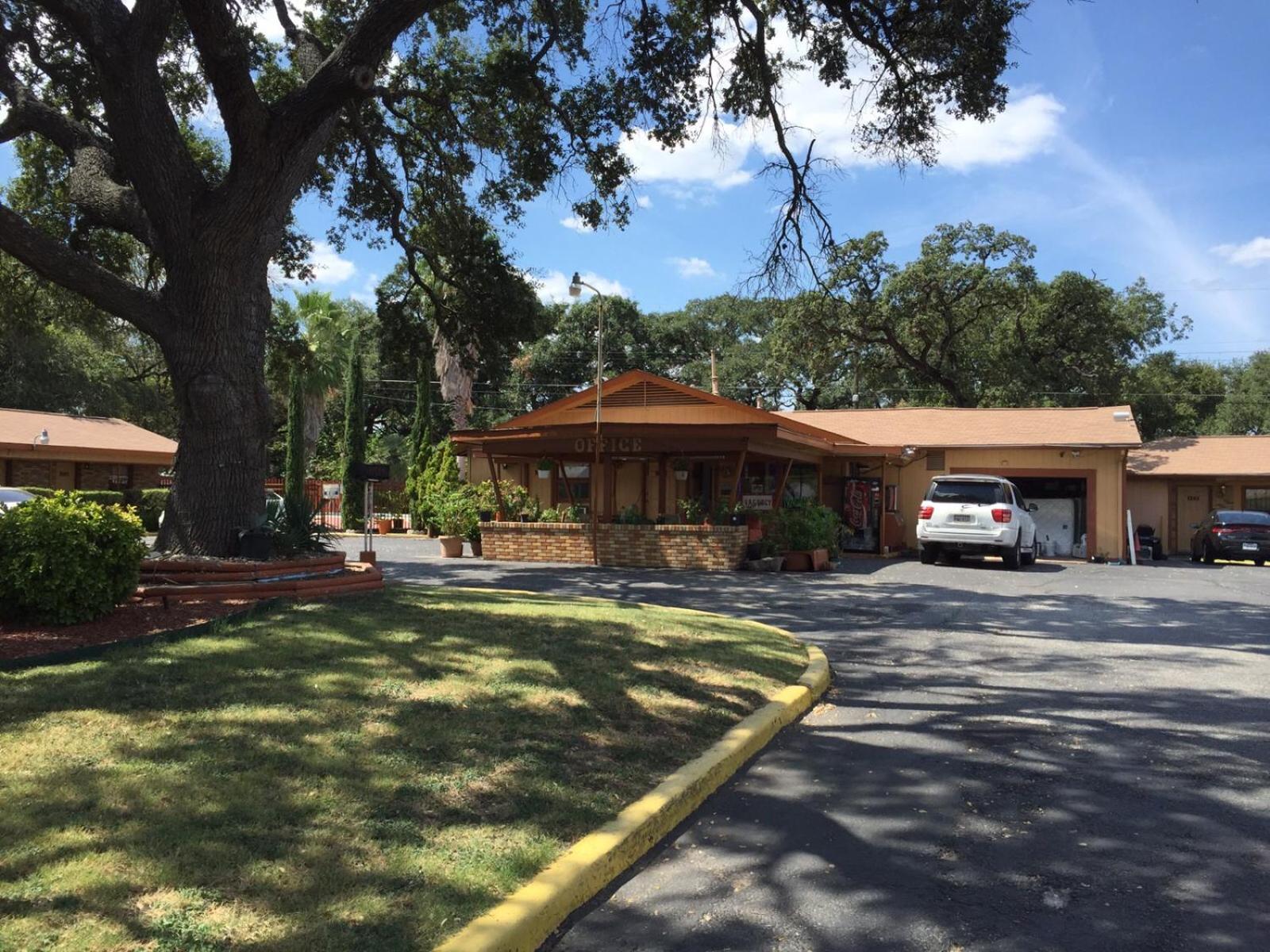 Walnut Forest Motel Austin Exterior photo